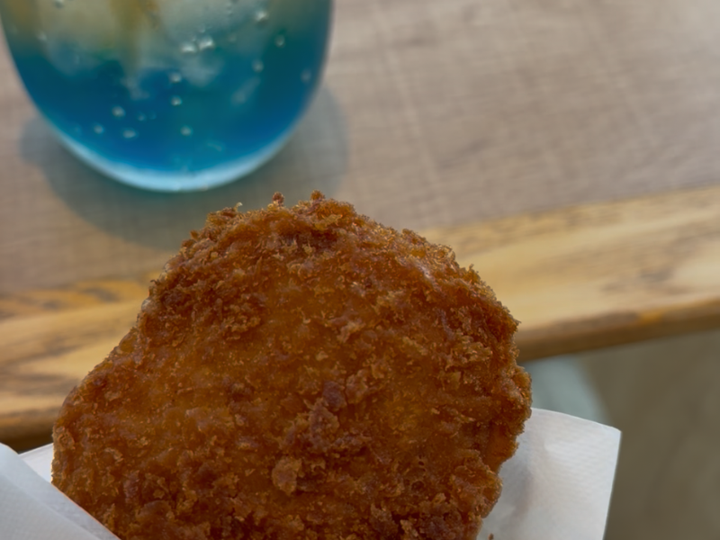 道の駅で食べた白えびコロッケ